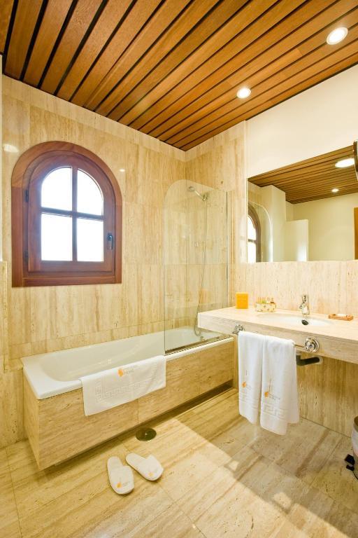 Penzion Bodegas Hacienda Albae Argamasilla de Alba Pokoj fotografie